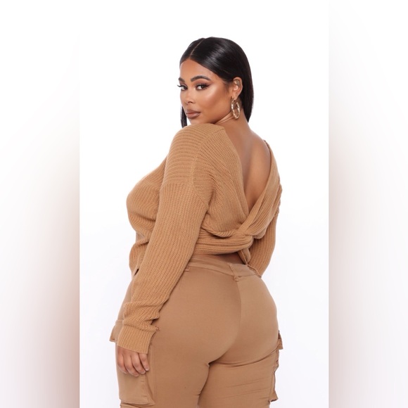 Sweaters - NWT Open-Back Twist Knit Top in Camel
